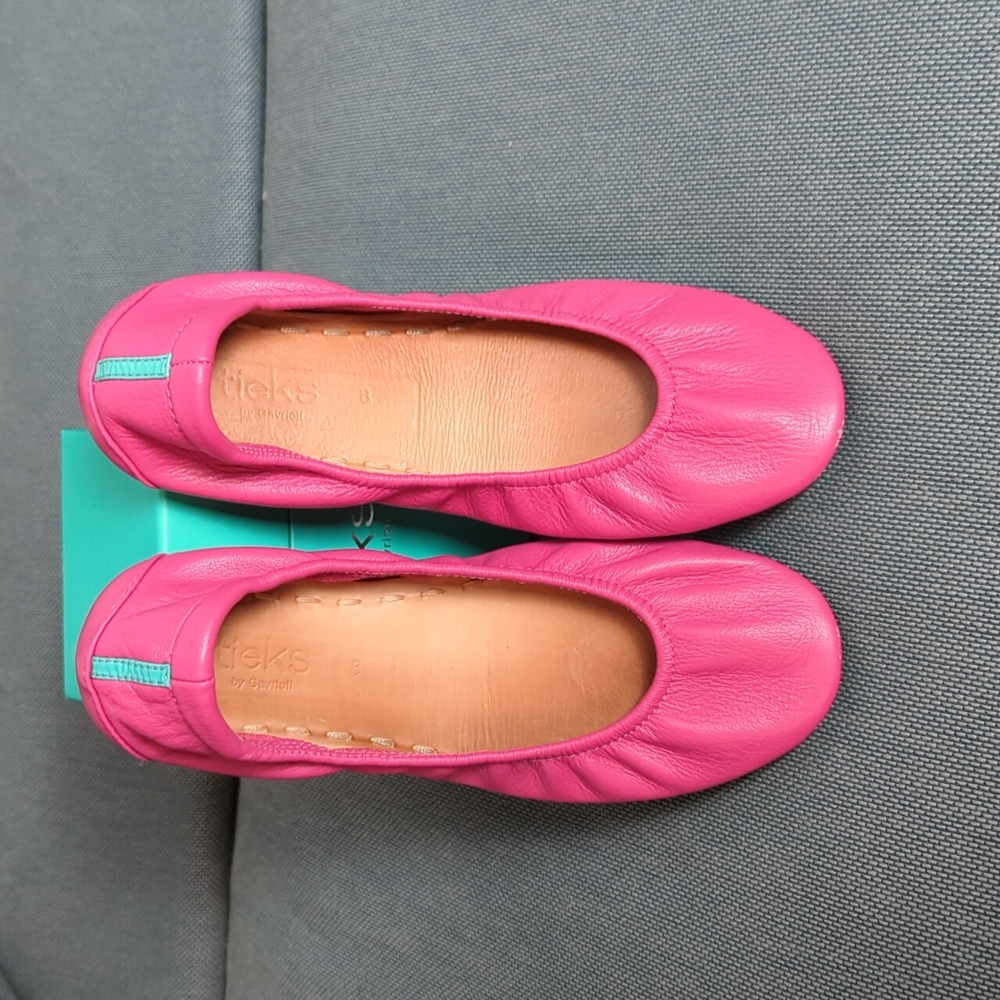 Tieks Ballet Flats Size 8 Fuchsia